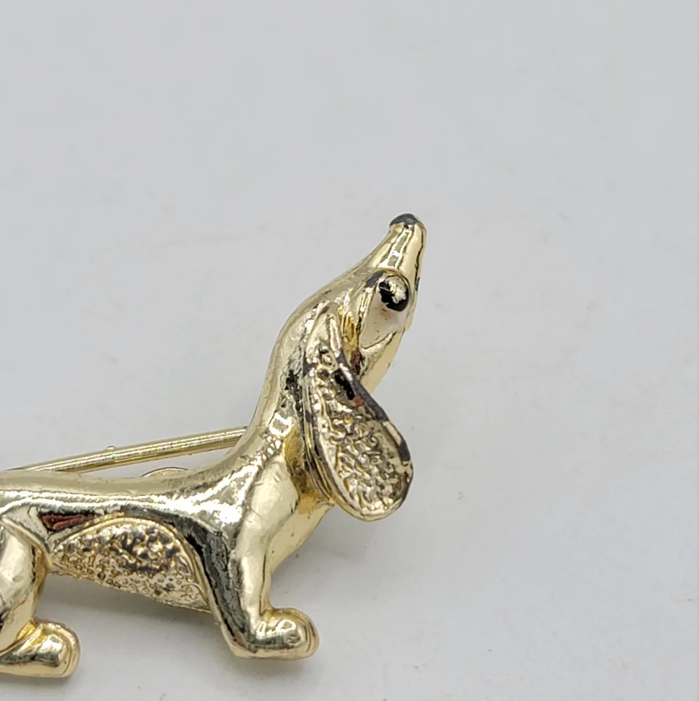 Gerry’s Gold Tone Dachshund Brooch Vintage Dog Pin Basset Hound Style - Picture 2 of 13